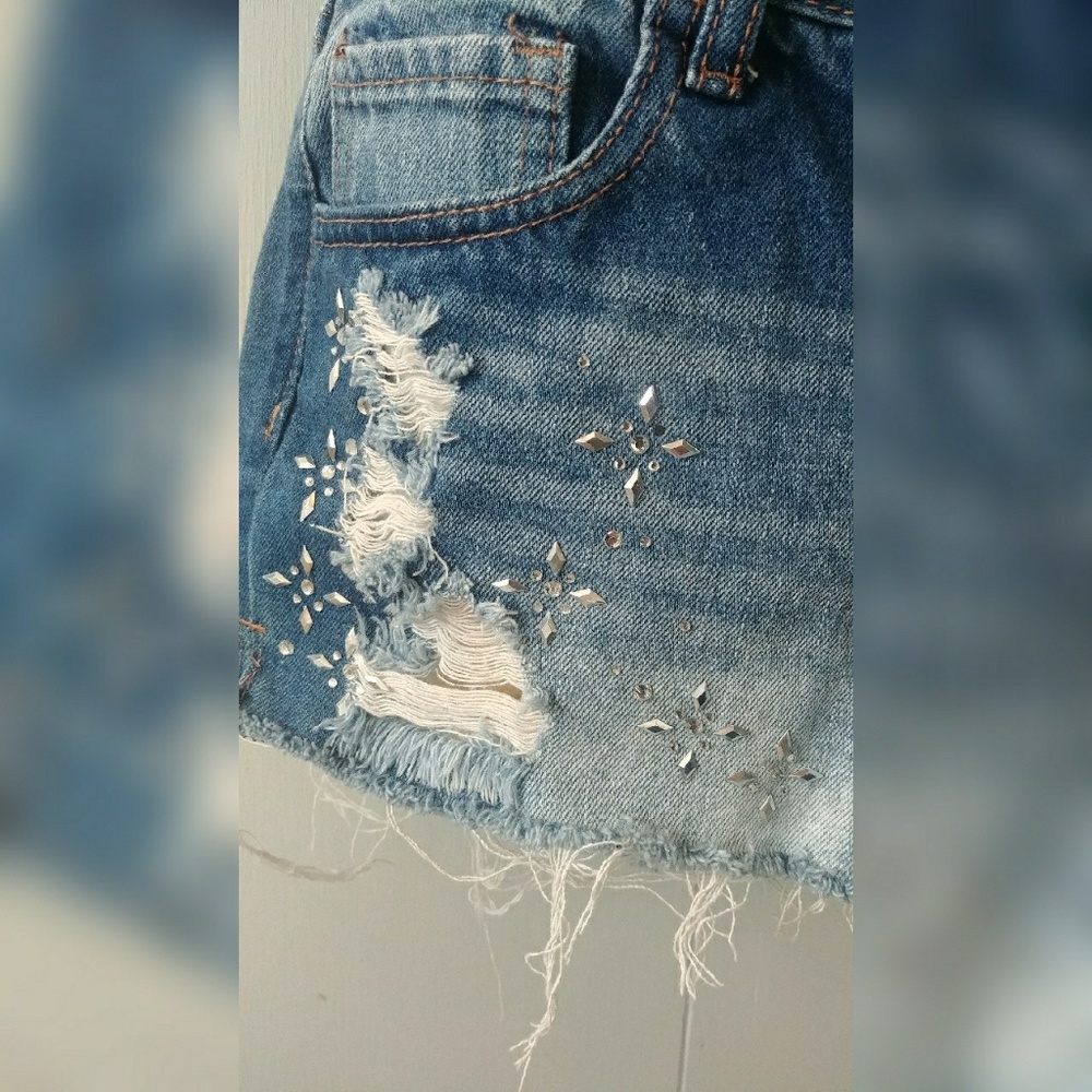 Reign Mid Rise Studded Shorts - Picture 2 of 4